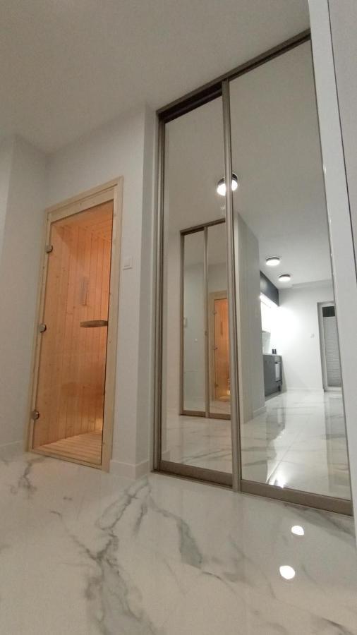 Apartment Plaza Tower Apartament, Sauna, Targi Kielce